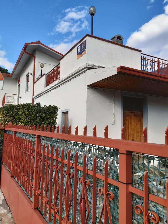 Small Flat Scafa Екстер'єр фото